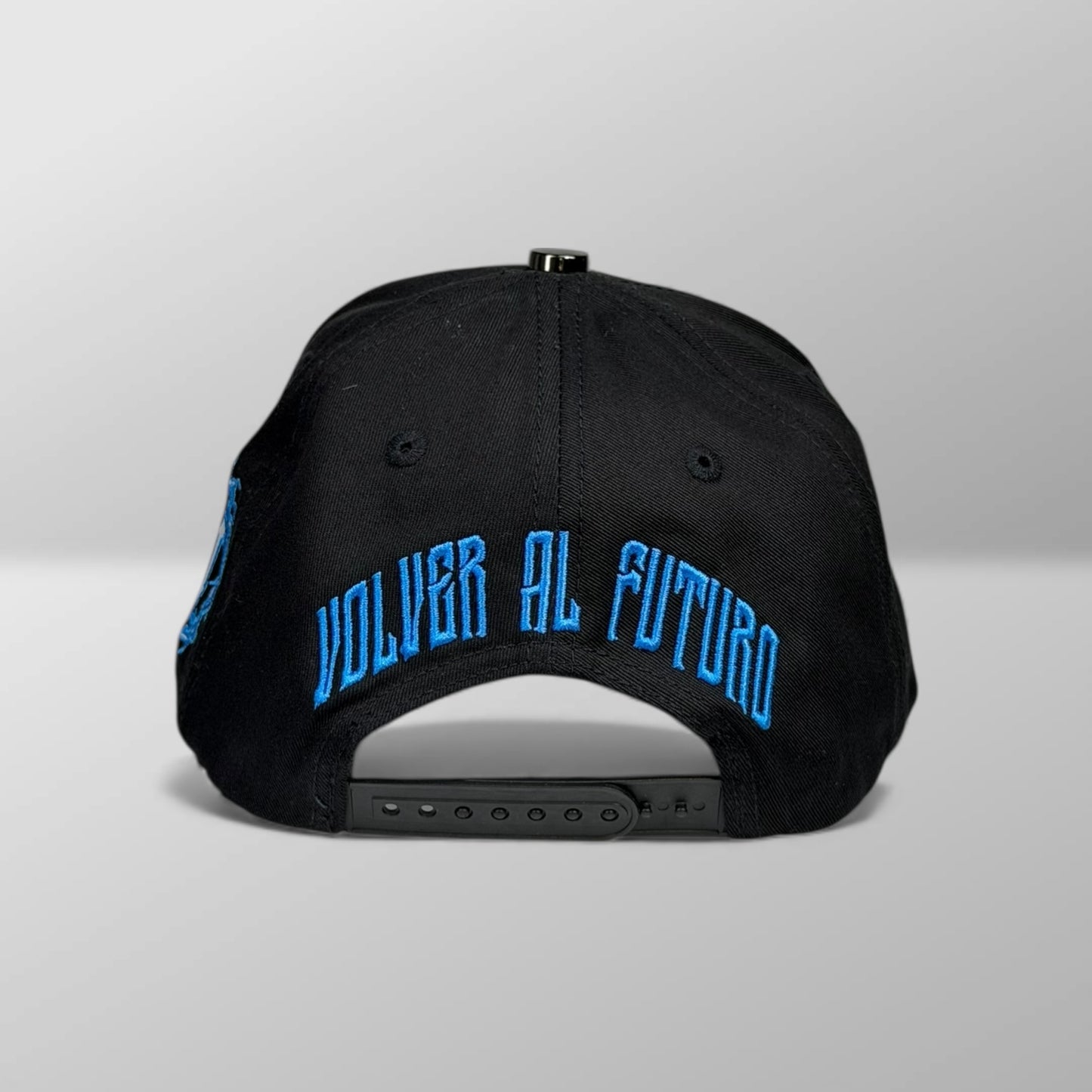 BAEZ x OSCAR MAYDON "VOLVER AL FUTURO"